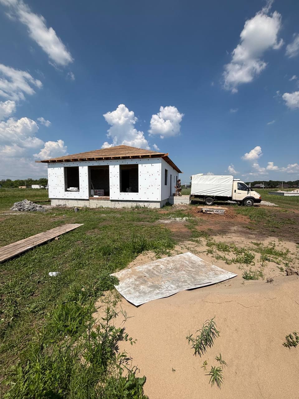 Строительство стен и кровли